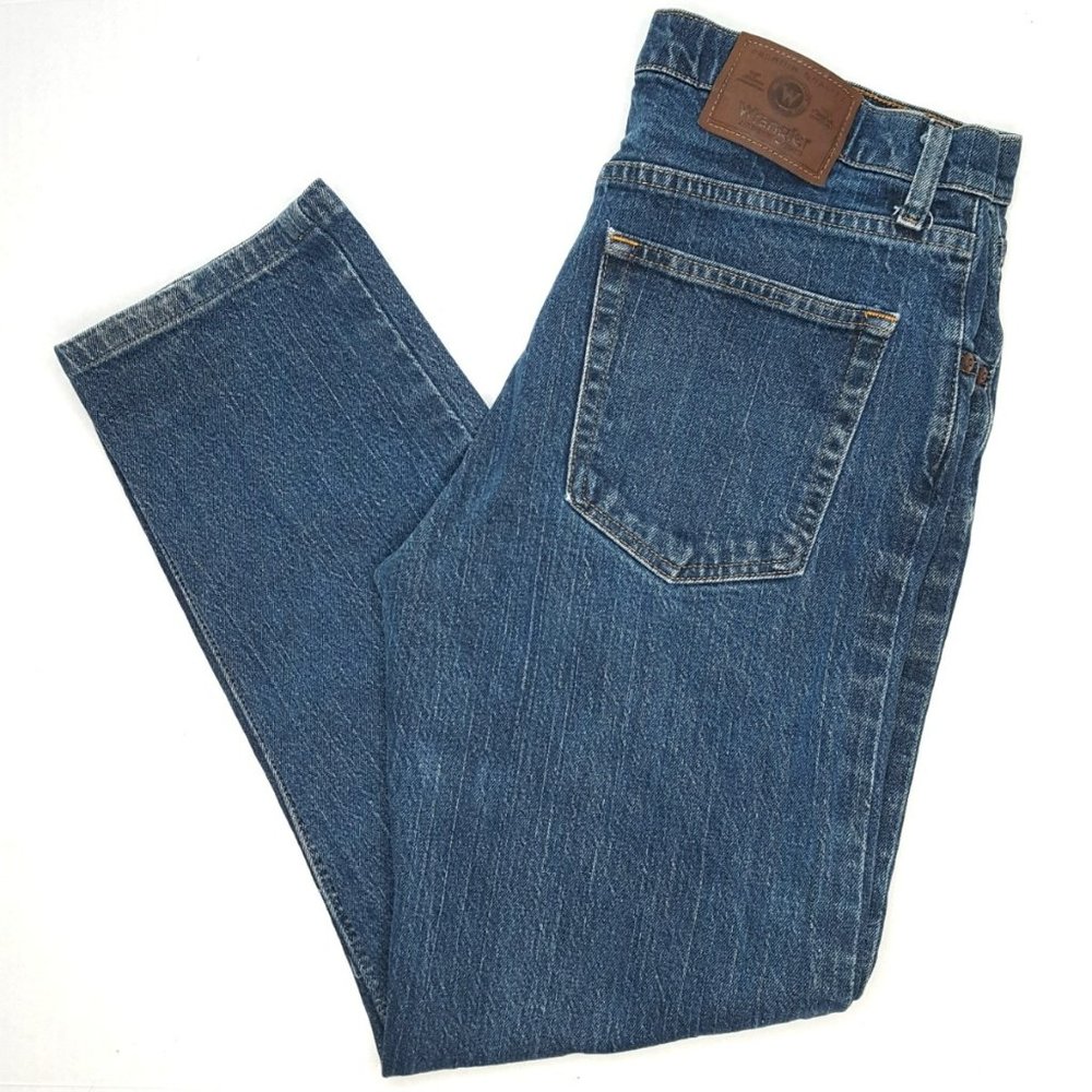 Wrangler Men's Regular Fit Stretch Dark Wash Blue Jeans Size: 32X27.5" Inseam.